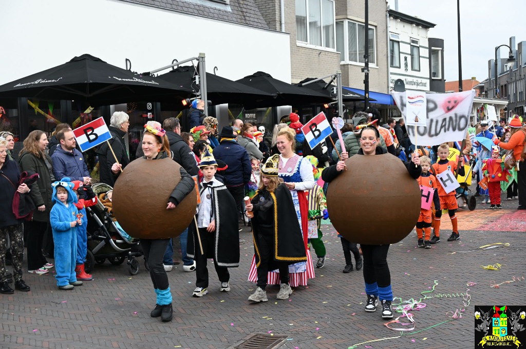 ../Images/Kinderoptocht 2025 060.jpg